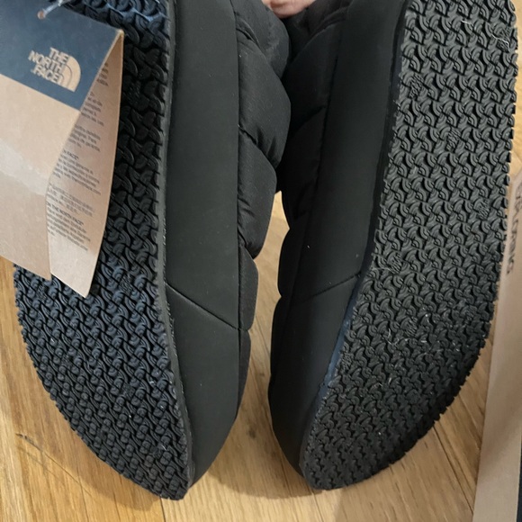 The North Face Black Insulated Slippers - Picture 3 of 4